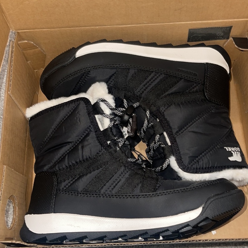**NWT winter boots - Picture 5 of 6